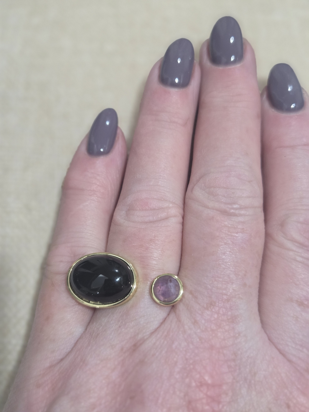 Gold Oval Onyx and Amethyst Stone Floater Ring - Picture 5 of 5